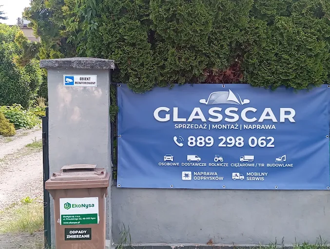 Przesłane zdjęcie baneru Glasscar przy warsztacie